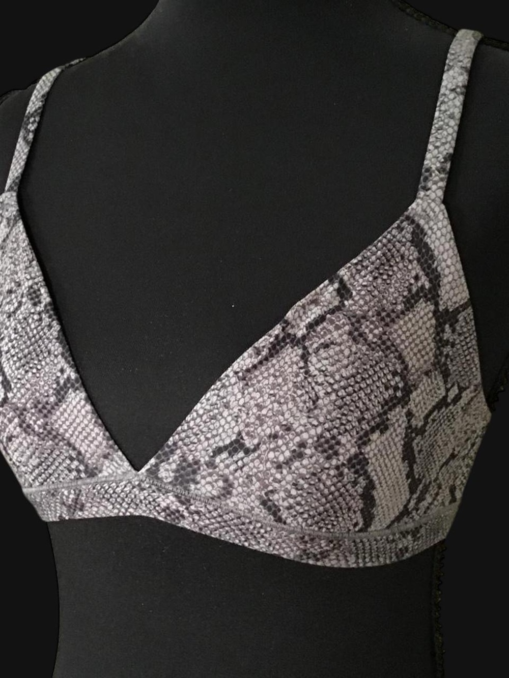 Kim Kardashian NWT skims snake skin bralette
